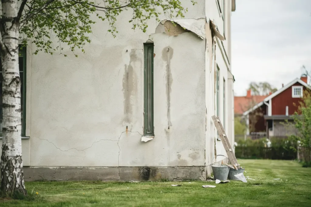 n r kalkputs sl pper fr n fasaden vad b r kontrolleras